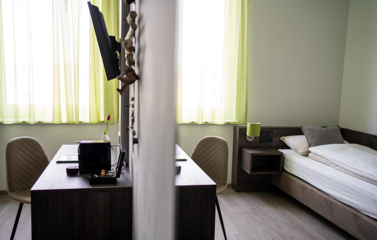 Eee Hotel Graz Pirka Ngoại thất bức ảnh